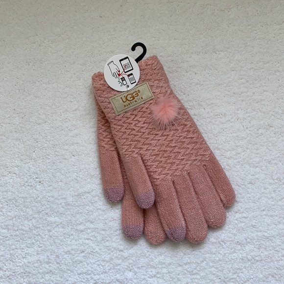 UGG Pink Tech Gloves